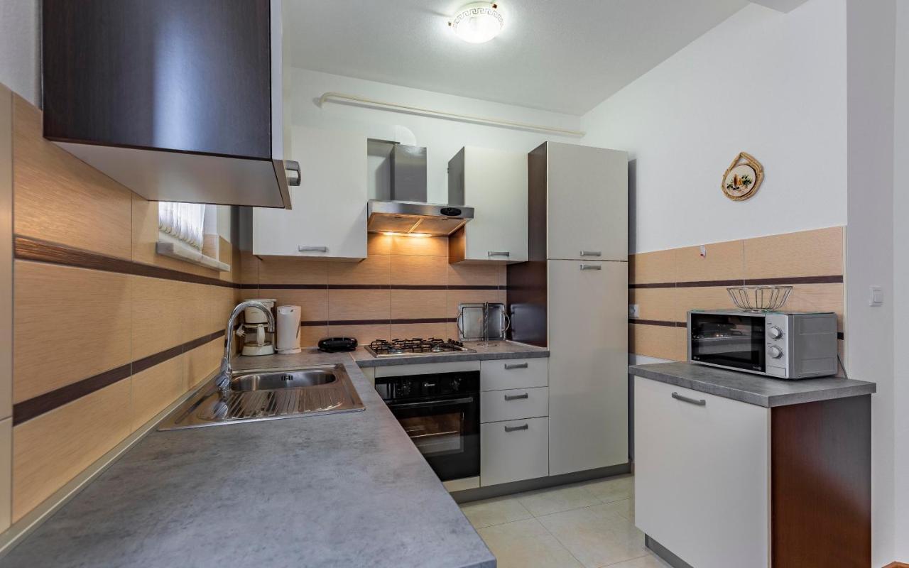 Istriensonne - Apartments Veruda Mit Grillterrasse بولا المظهر الخارجي الصورة