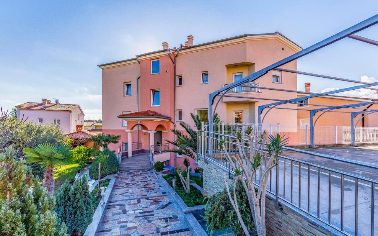 Istriensonne - Apartments Veruda Mit Grillterrasse بولا المظهر الخارجي الصورة
