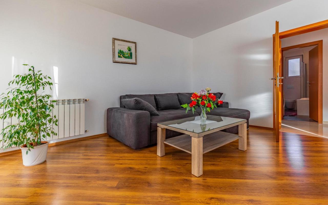 Istriensonne - Apartments Veruda Mit Grillterrasse بولا المظهر الخارجي الصورة