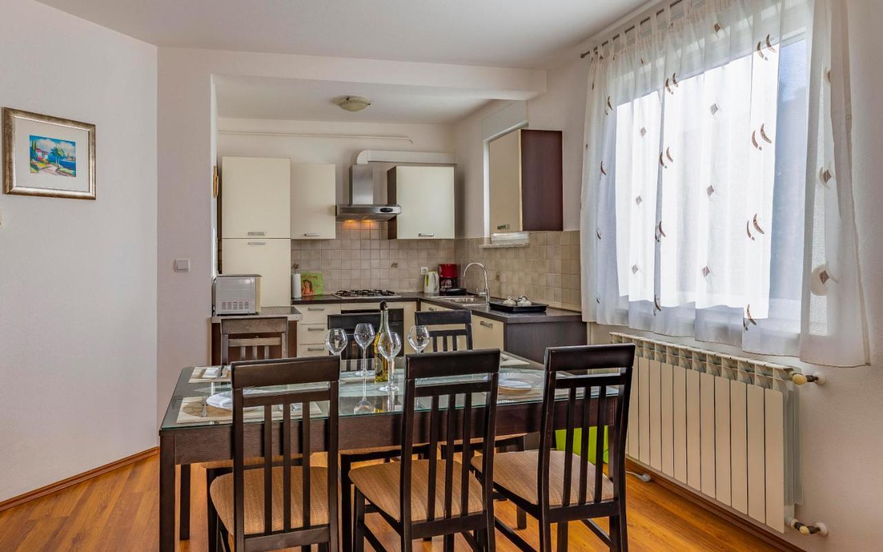 Istriensonne - Apartments Veruda Mit Grillterrasse بولا المظهر الخارجي الصورة