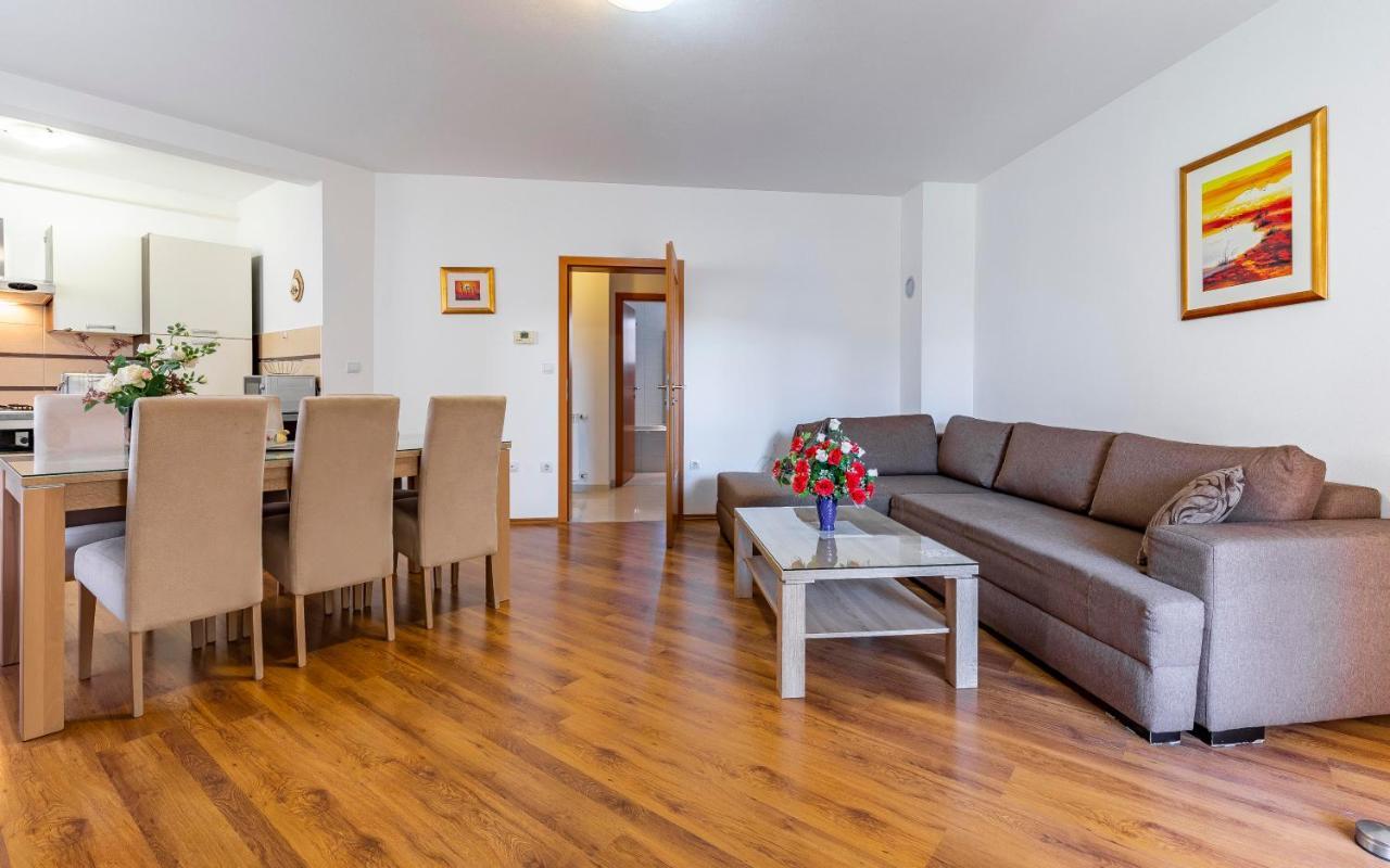 Istriensonne - Apartments Veruda Mit Grillterrasse بولا المظهر الخارجي الصورة