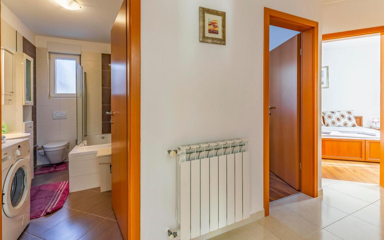 Istriensonne - Apartments Veruda Mit Grillterrasse بولا المظهر الخارجي الصورة